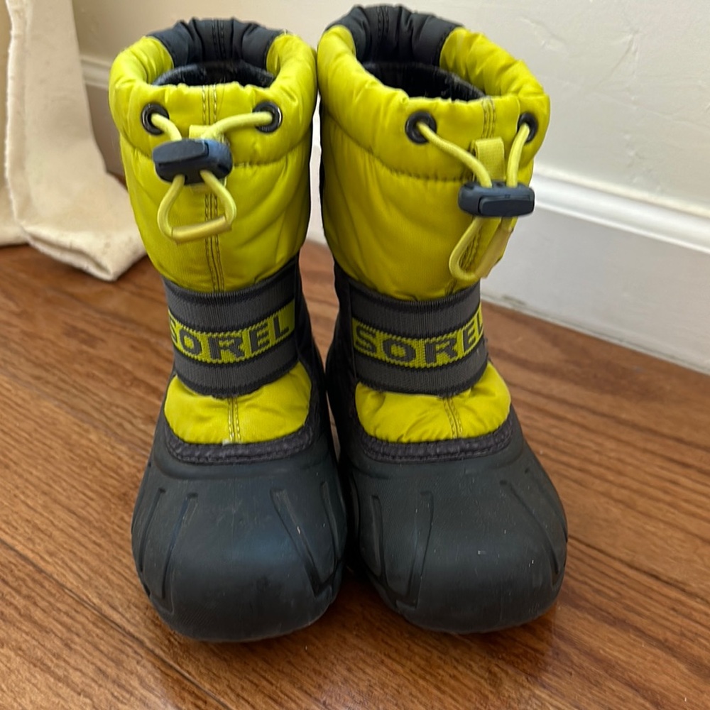 Sorel Yellow and Black Waterproof Boots with Drawstring Closure